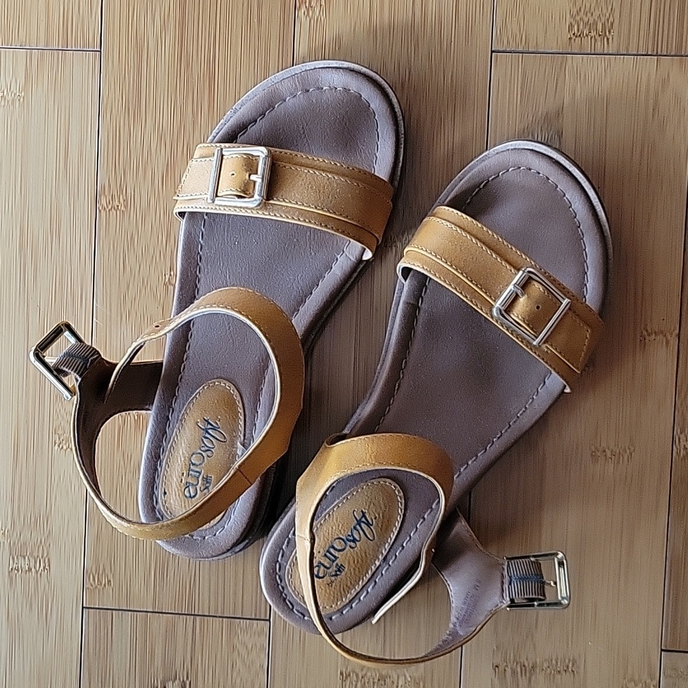 Eurosoft by Sofft yellow heeled sandals 8